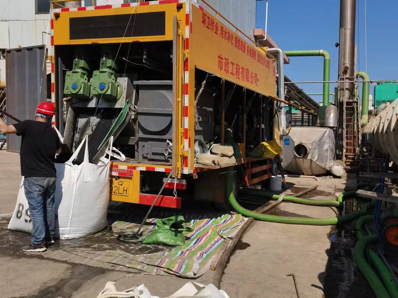 武陵淤泥压干处理